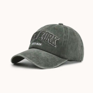 Washed cotton baseball cap with New York embroidery and green color